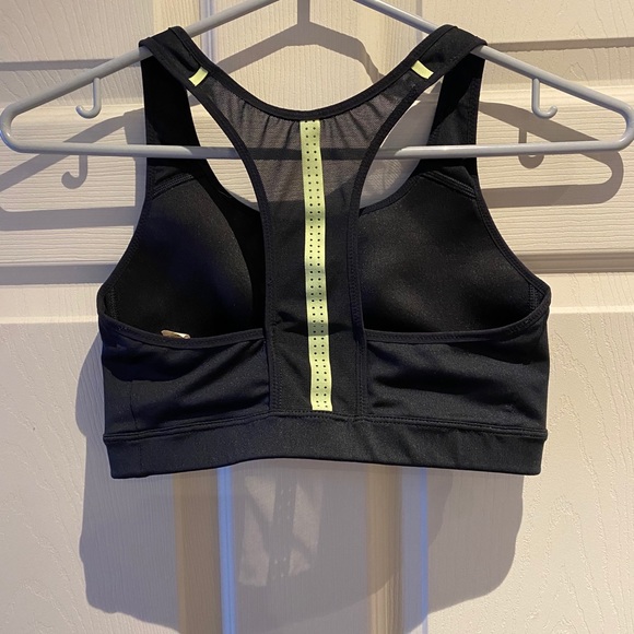 Nike Women’s Sports Bra - Picture 2 of 2